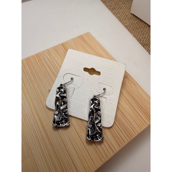 Textured Silver-Tone Dangle Earrings With Abstract Design - Picture 5 of 5